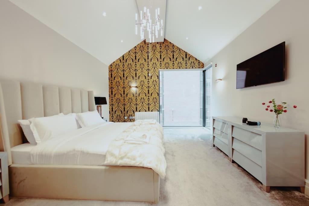 3-story Townhouse - Sleeps 8 Apartment
